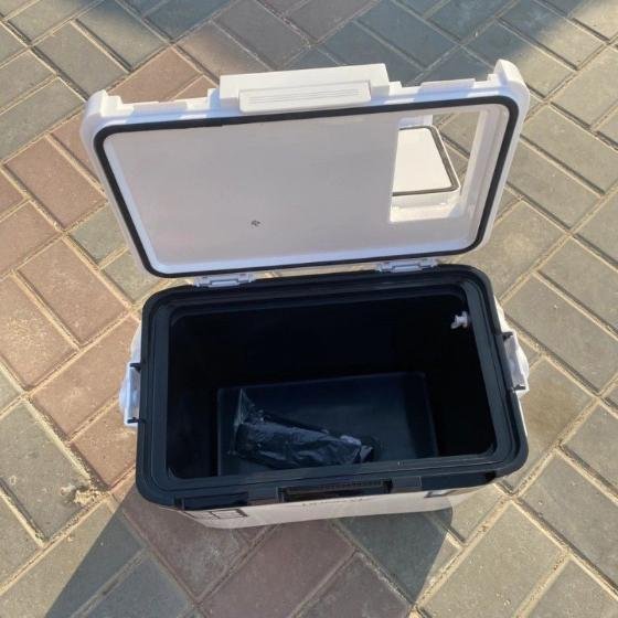 A warm-convener fishing tank, a light shrimp tank, a live shrimp tank, and a warm-in bait box